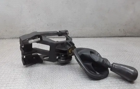 Citroen C1 Gear shifter/selector 335300H010 112101942