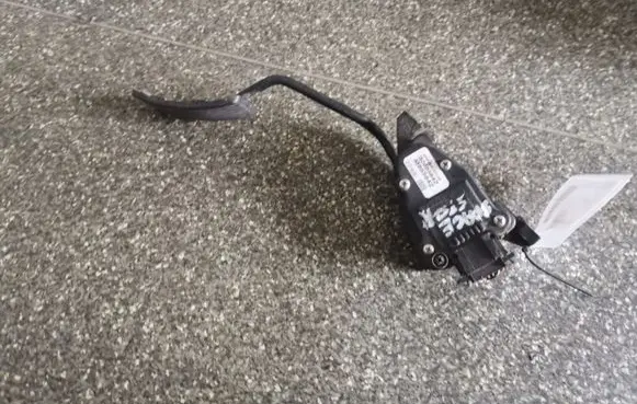 Mitsubishi Space Star Accelerator throttle pedal 30865642 M865642