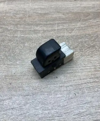 Subaru Outback Electric window control switch 83071AE040