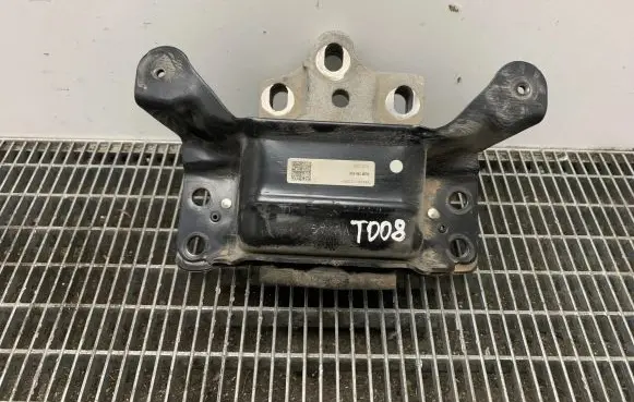 Volkswagen Jetta VII Gearbox mount 5QM199555