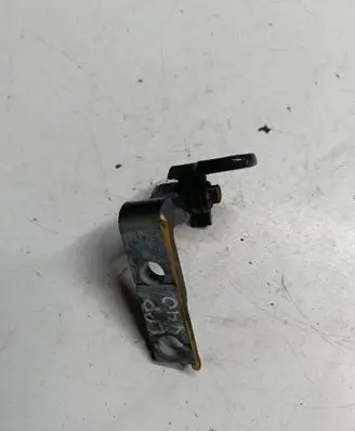 Volvo V40 Front door upper hinge 31352690