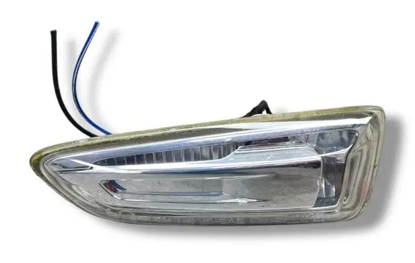 Front fender indicator light