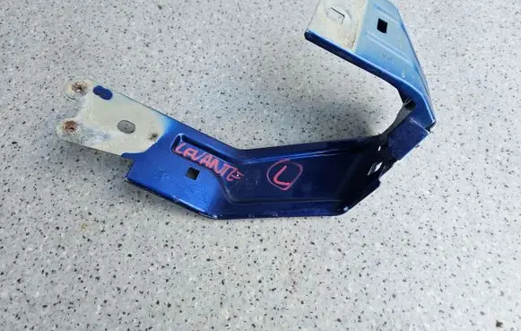 Maserati Levante Fender mounting bracket