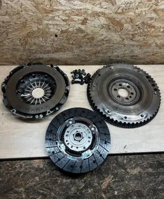 Dacia Sandero Clutch set kit 302101221R 123115669R 301012218R