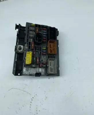Citroen C5 Fuse module 9664706980