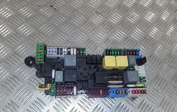 Mercedes-Benz Sprinter W907 W910 Fuse module a9075450100