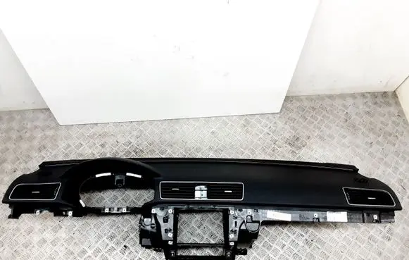 Volkswagen PASSAT B7 USA Dashboard 561858089