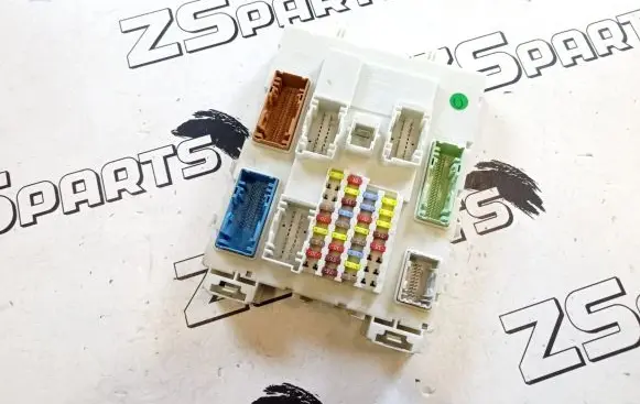 Ford Grand C-MAX Fuse module DV6T14A073HF 7600000 517607F05