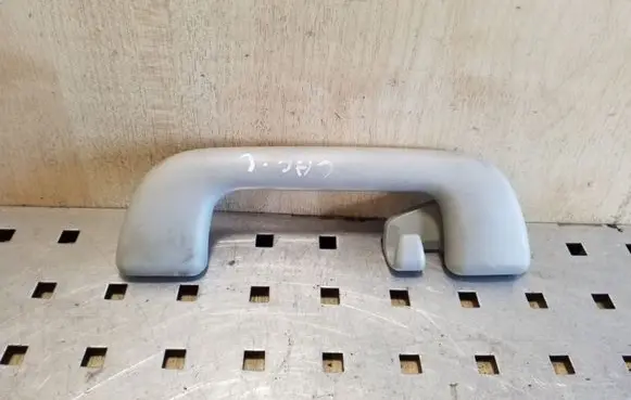Toyota Avensis T270 Rear interior roof grab handle L1020373