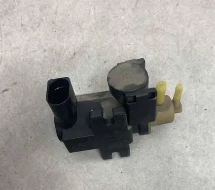 Volvo XC70 Turbo solenoid valve 31293964 70232502 12T333