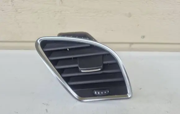 Audi A4 S4 B8 8K Dashboard side air vent grill/cover trim 8T1820902C