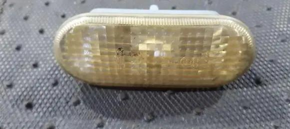 Volkswagen Golf III Front fender indicator light 3B0949117B
