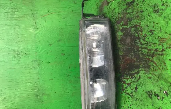 Mitsubishi Galant Headlight/headlamp