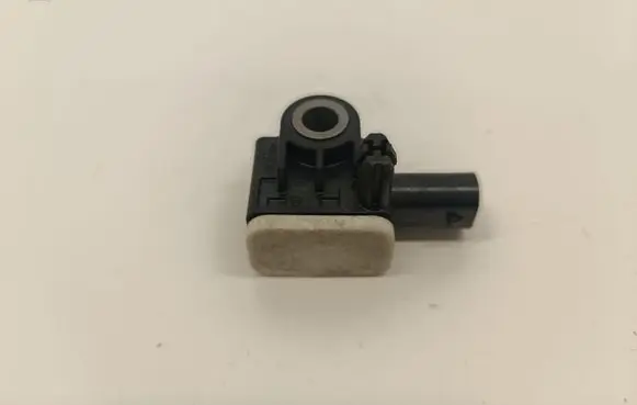 Mercedes-Benz GL X166 Airbag deployment crash/impact sensor A1668210151