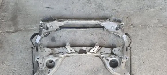 BMW 3 E90 E91 Front subframe 6766288 467426616