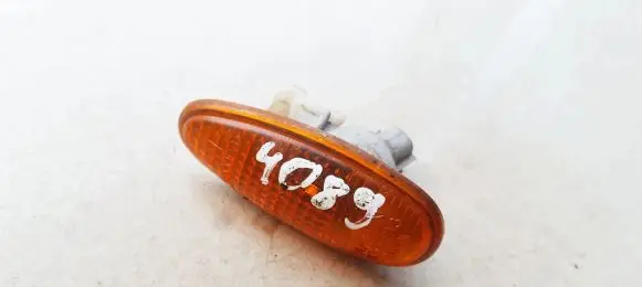 Mitsubishi Pajero Front fender indicator light 1132213 1132-213