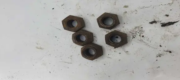 Toyota Corolla Verso E121 Nuts/bolts NOCODE