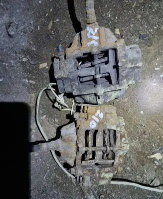 Mercedes-Benz E W210 Rear brake caliper