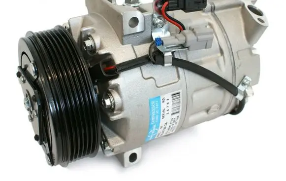Renault Laguna III Air conditioning (A/C) compressor (pump) 8200720780 8FK351322141 Z0003233