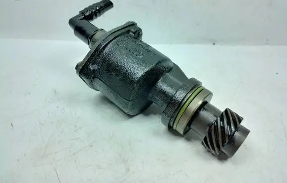 Audi A4 S4 B6 8E 8H Vacuum pump 028207A