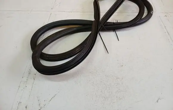 Seat Altea Rubber seal front coupe door 