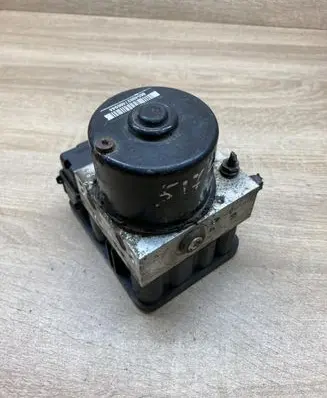 Volkswagen Golf V ABS Pump 1K0907379K 1K0614517H