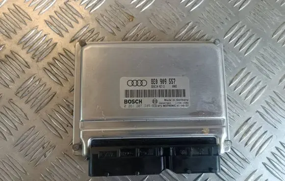 Audi A4 S4 B6 8E 8H Engine control unit/module 8E0909557 26SA7965 0261207285