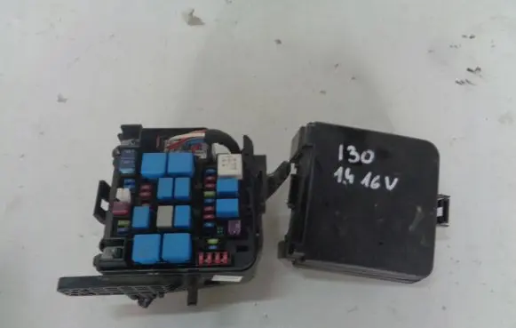 Hyundai i30 Relay mounting block 5141851155