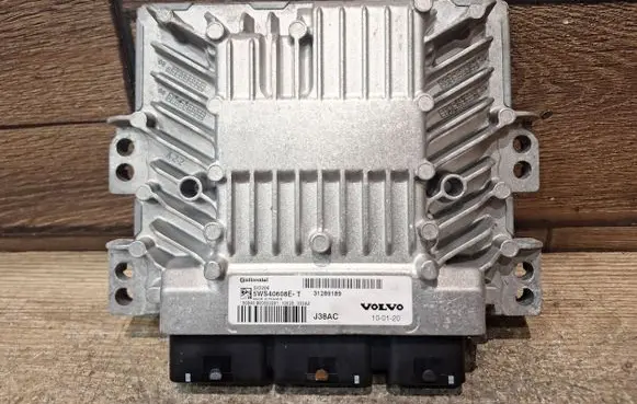 Volvo V70 Engine control unit/module 31269189 5WS40608ET