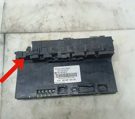 Mercedes-Benz C W203 Fuse module 2035453201 5DK00848612