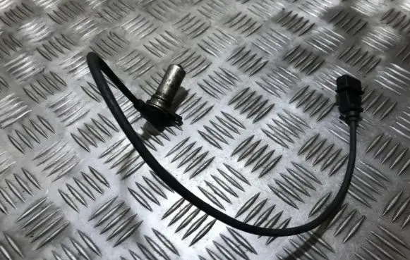 Audi A4 S4 B5 8D Crankshaft position sensor