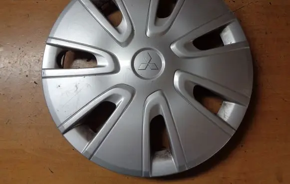 Mitsubishi Space Star R15 wheel hub/cap/trim 