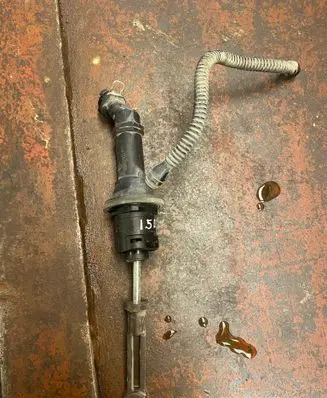 Dacia Dokker Clutch master cylinder 306104118R
