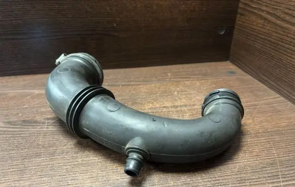 Intake resonator