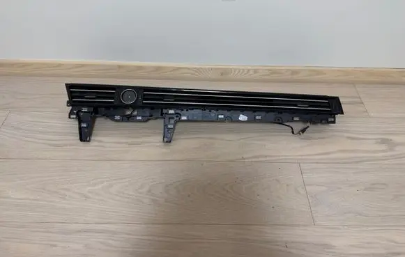 Dash center air vent grill
