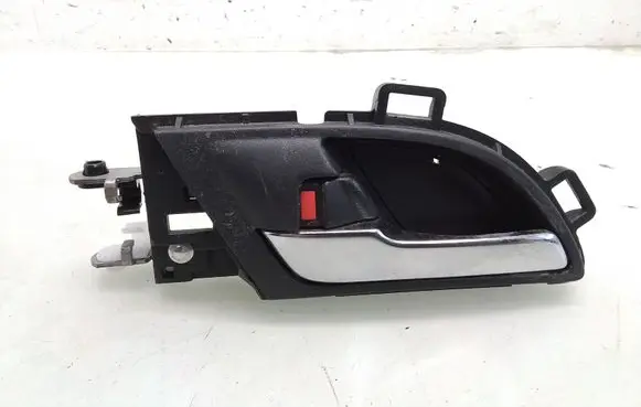Honda CR-V Front door interior handle