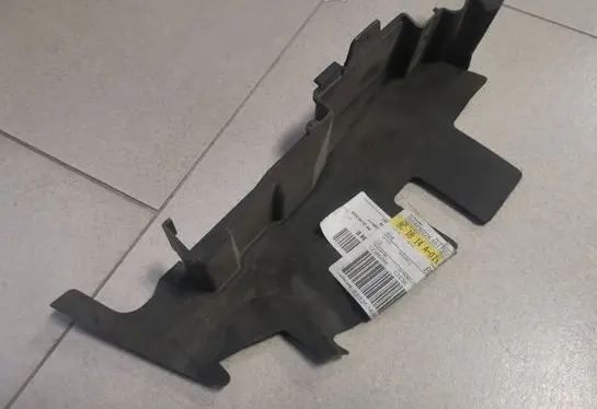 Audi A4 S4 B5 8D Intercooler air channel guide 8D0121284E