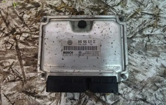 Skoda Fabia Mk2 (5J) Engine control unit/module ECU 0281013179