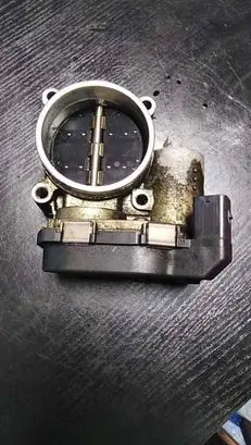 BMW 1 E81 E87 Throttle valve 7561066