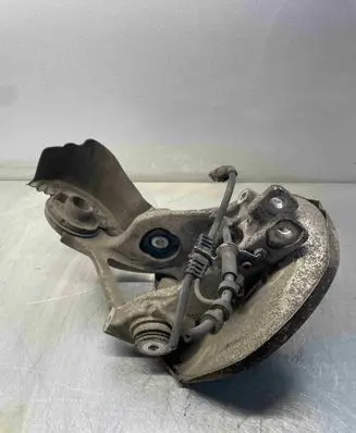 Rear wheel hub spindle/knuckle