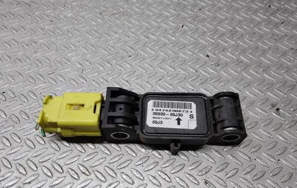 Suzuki Grand Vitara II Airbag deployment crash/impact sensor 3893065J30