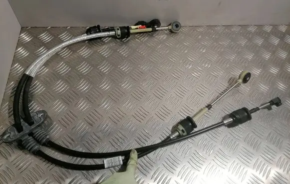 Ford Focus Gear shift cable linkage 9M5R7E395FD 1709638 RNS7E395