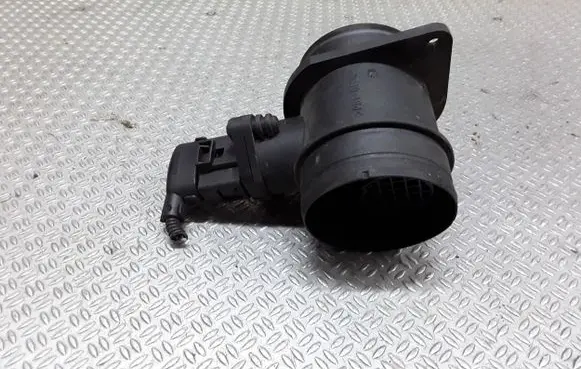 Volkswagen Touran I Mass air flow meter 0281002531 038906461B