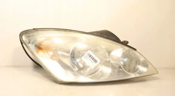 KIA Ceed Headlight/headlamp 92102-1H000
