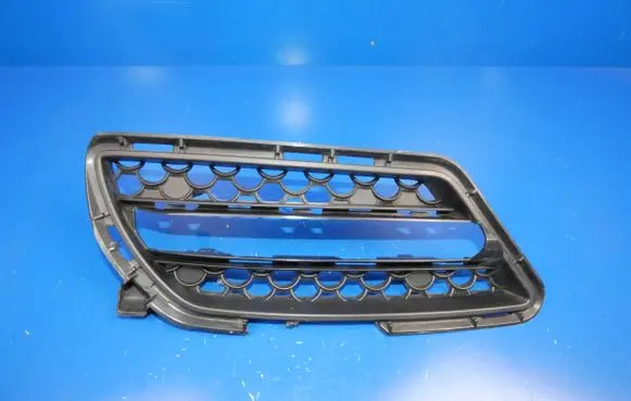Mercedes-Benz E A207 Front bumper lower grill A2078850753