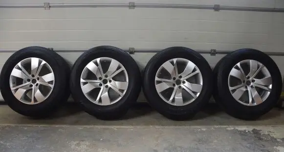 Volkswagen Touareg III R16 alloy rim 