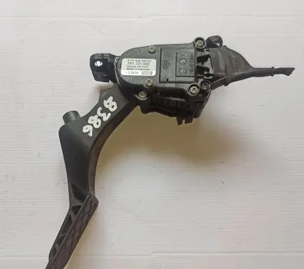 Volkswagen Transporter - Caravelle T5 Accelerator throttle pedal 7H1721503