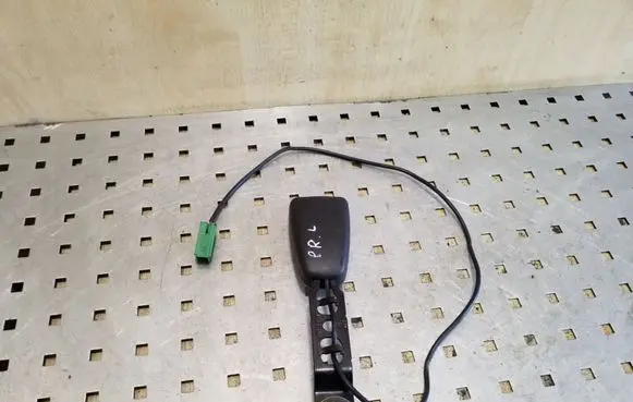 Volvo XC70 Front seatbelt buckle 6013208