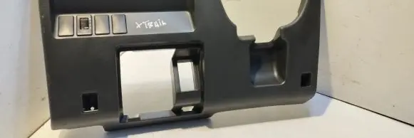 Nissan X-Trail T30 Dashboard lower bottom trim panel 681068H810