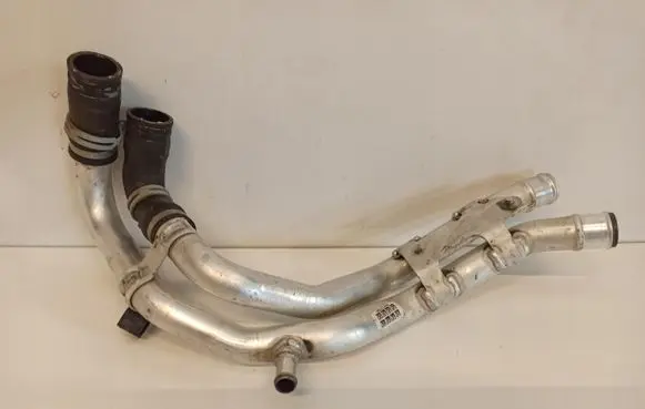 Audi A5 Engine coolant pipe/hose 04E121194D
